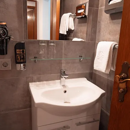 Hotel Alter Peter 3*