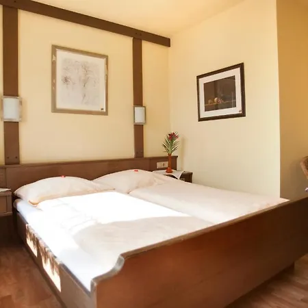 Gaestehaus - Szálloda Kipfenberg