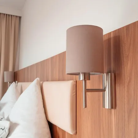 Postwirt - Gaestehaus 3*