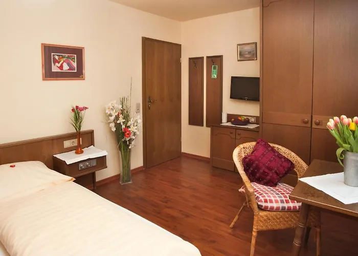 酒店 Gaestehaus - 3*