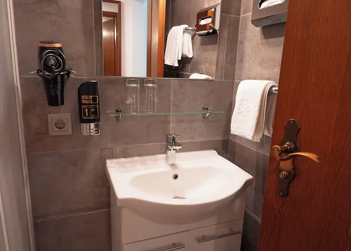 Gaestehaus - 酒店 基普芬伯格